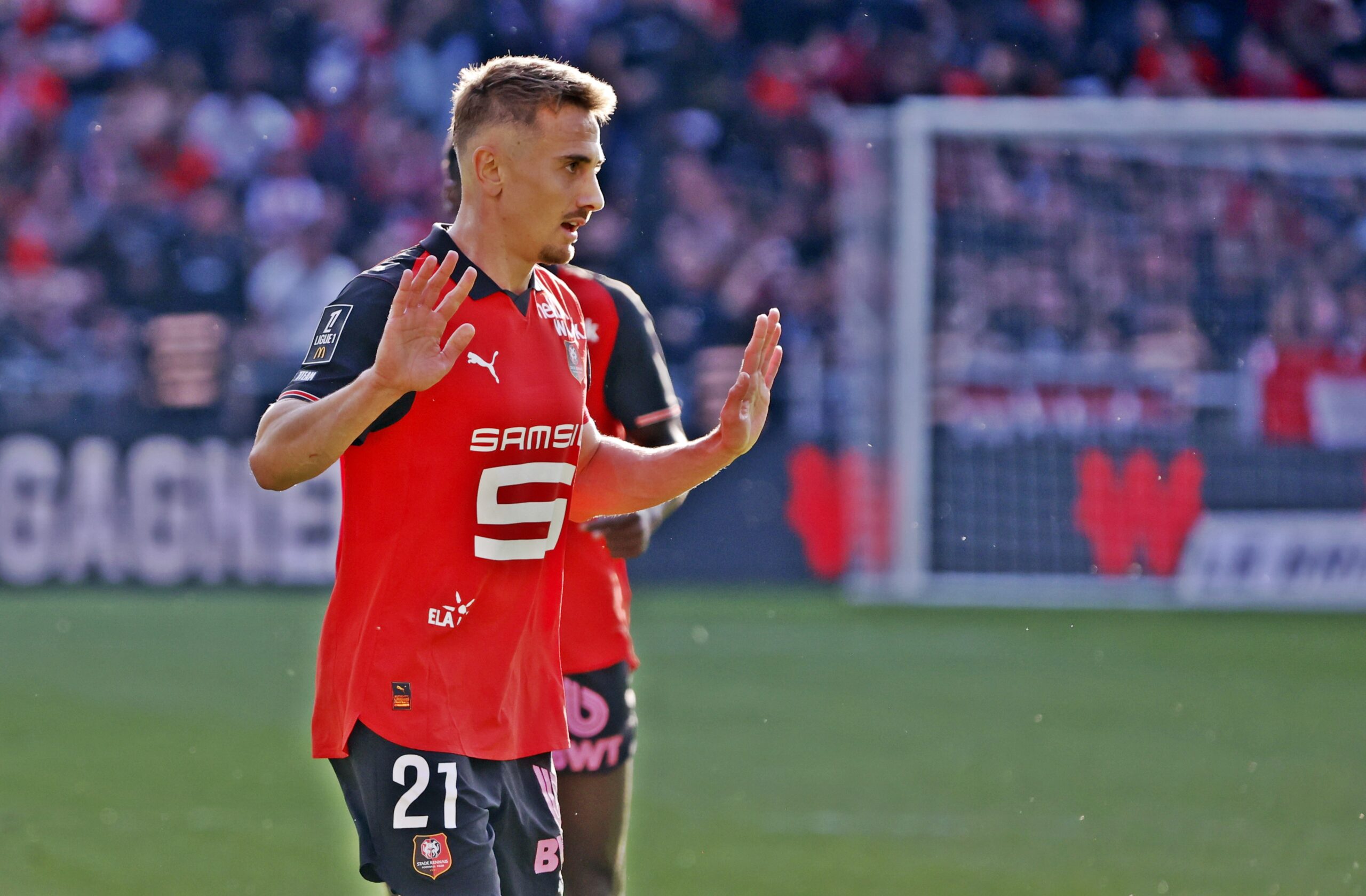 Football – Ligue 1 : Rennes s’accroche à l’Europe et pousse Nantes vers la L2 (2-1).