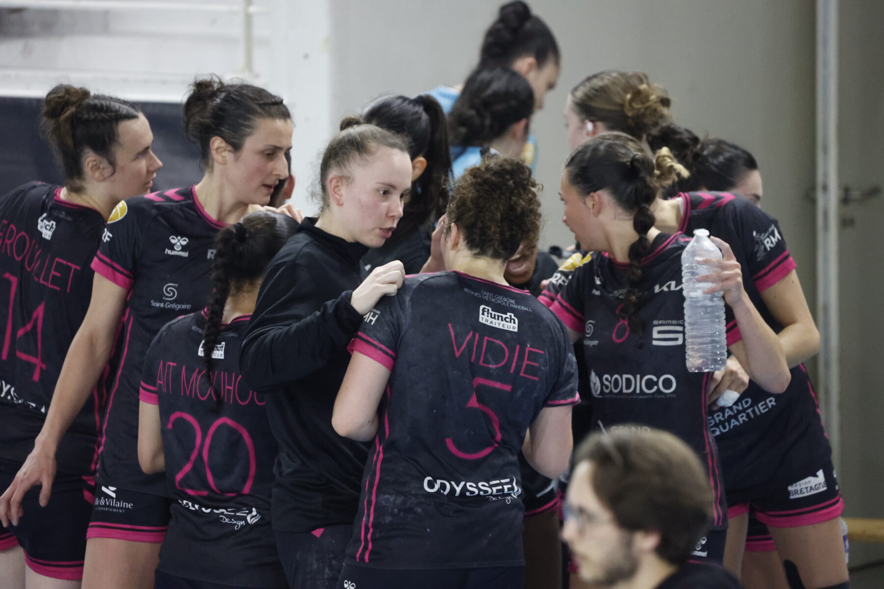 Les filles du SGRMH en groupe
