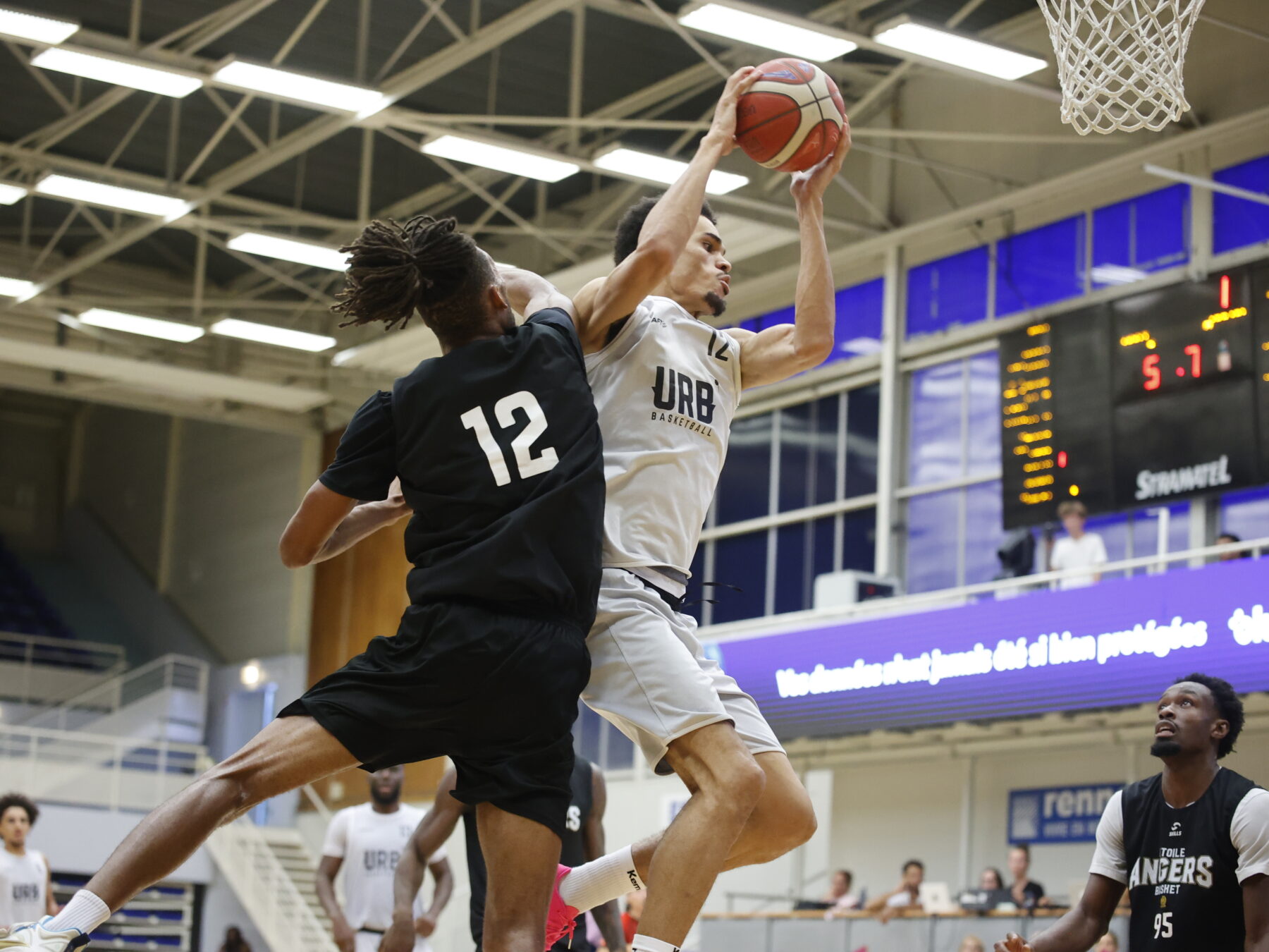 Timothé Kouffo et l'URB larges vainqueurs de Laval