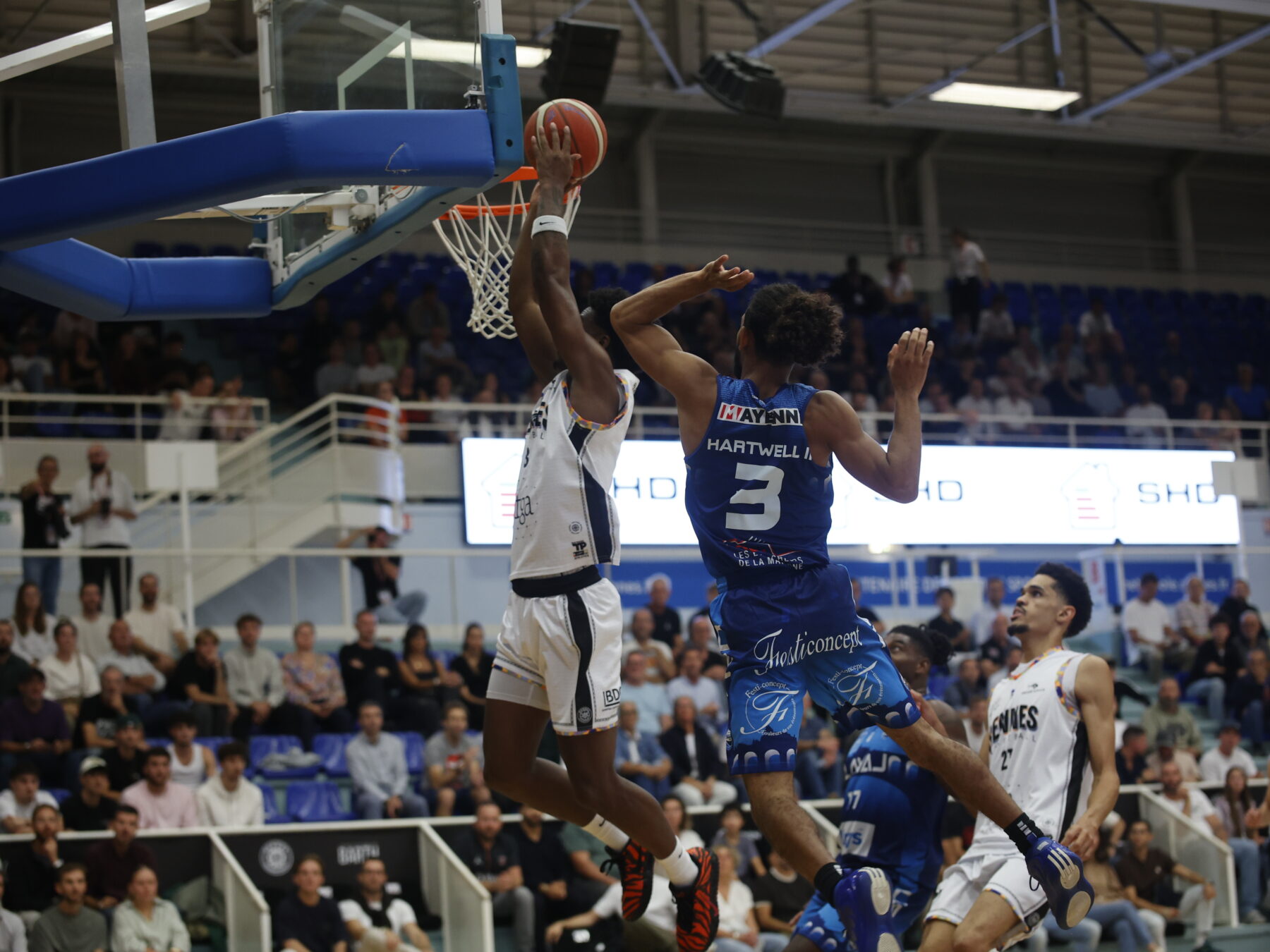 Zyon Dobbs énorme dans la victoire Rennaise à Fougères